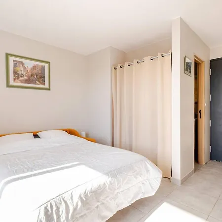 Renove Centre Lavandou, Proche - Fr-1-816-7 르 라방두