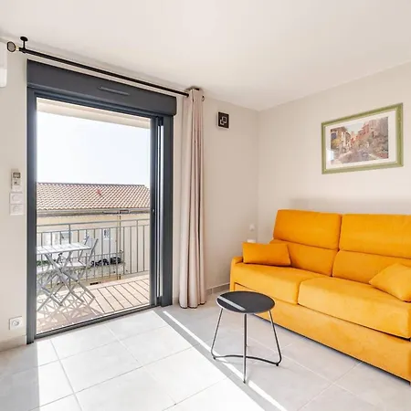 Renove Centre Lavandou, Proche - Fr-1-816-7 Апартаменты Ле-Лаванду