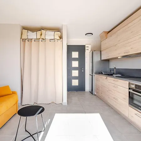 Renove Centre Lavandou, Proche - Fr-1-816-7 아파트 르 라방두