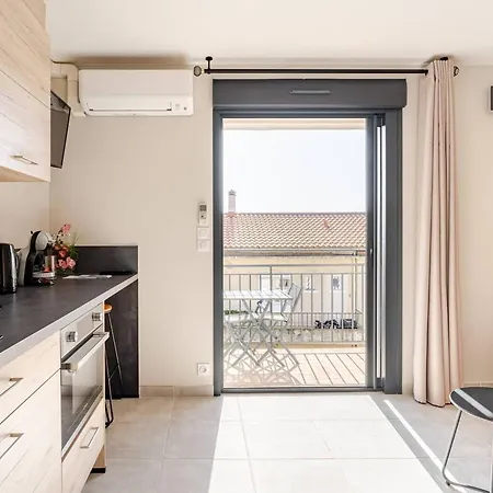 Renove Au Coeur Du Lavandou Avec Clim Et Terrasse - Fr-1-816-7 Apartment